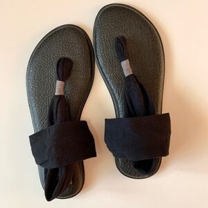 Sanuk yoga mat cushioned sling flip flops - size 9